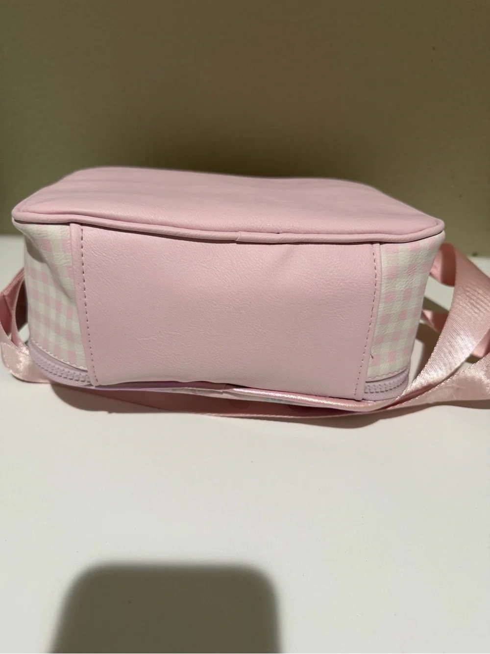 OMG Accessories  Girls' Heart Glitters Floral Lunch Bag With Charm